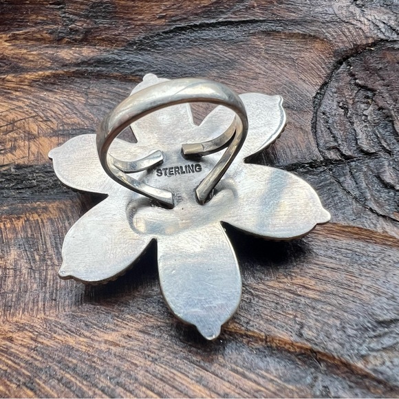 Queen Conch & Kingman Turquoise Flower Statement Ring 925 Sterling Silver | 8.5 - Picture 5 of 15